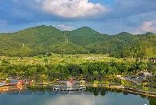 撞击邻居人妻的巨臀-撞击邻居人妻的巨臀，一场无端的风波